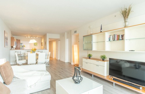 Sunny Isles Beach Condo | Quiet marine condo with breathtaking views of the bay | WIFI + Parking