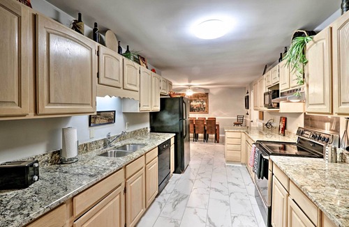Memphis House | Quiet Memphis Home on 20 Acres: 10 Mi to Downtown!