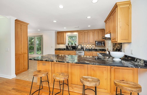 Saint Simons Heights House | Quiet Neighborhood Family Retreat | Marsh Views | Access to Community Pool