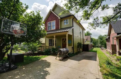 The Nations House | Quiet Oasis w Pool - 10 min to Dwntwn