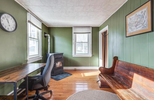 Mifflin House | Quiet Port Royal Home with Deck, Near Juniata River!
