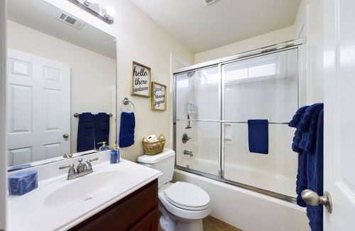 College Station House | Quiet Private Home located 10 min to Kyle Field with great access to everything.