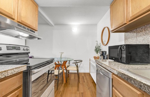 Central Boulder Apartment | Quiet, Spacious Mapleton Hill Apartment - Walk to Pearl Street - Walk to Hiking