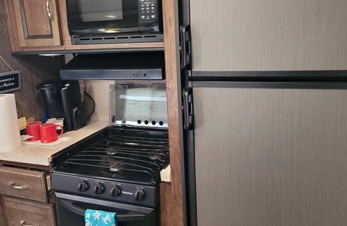 Port Bolivar House | Rad Beach Camper at Haileys Beach-n-Bay Resort