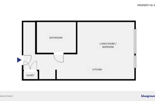 River North Art District Apartment | Rad RiNo Studio w/ Gym, Roof Deck, in Brewery District, by Blueground