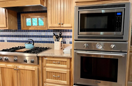 Copperhill Cabin | RAFT OCOEE & Relax in HOT TUB @THIS CABIN Awesome FISHING from this Property.