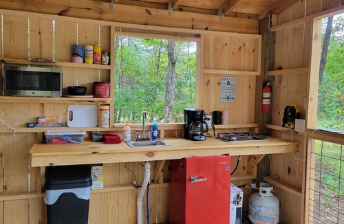 Pikeville Cabin | Ragnar's Retreat - Charming cabin in wonderful Pikeville with WiFi