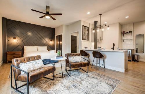 Berkeley Apartment | RALEIGH Studio with Full Kitchen