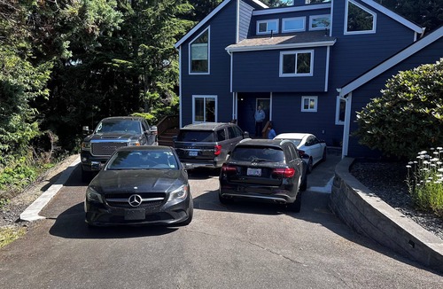 Reedsport House | Ranch Road Retreat 3 bd 2.5 bath Sleeps 6 Beautiful views.