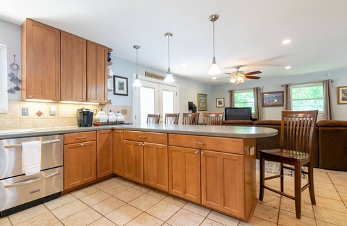 Simpsonville House | Rancher, pets welcome, Wash/Balt/Annplis family friendly Pool table, deck, river