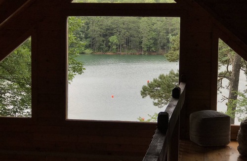 Morganton Cabin | Rare Gem on YEAR ROUND DEEP Water of Lake Blue Ridge!