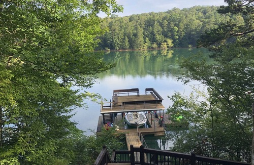Morganton Cabin | Rare Gem on YEAR ROUND DEEP Water of Lake Blue Ridge!