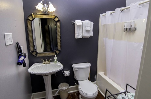 Treme Hotel | Rathbone Mansions - King Queen Suite