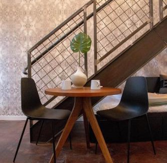 Center City Apartment | Reading Viaduct Loft, City Center, CONTACTLESS CHECK IN