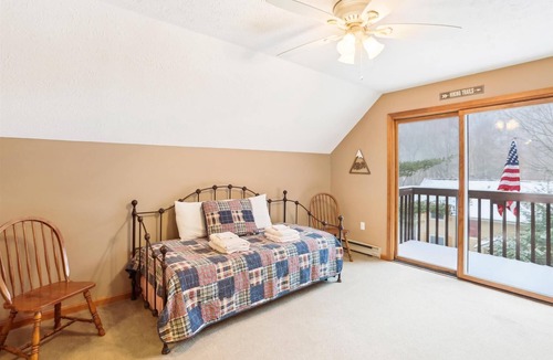 Northface House | Recently rejuvenated Timberline ski area home. Welcome to Still of the Night!