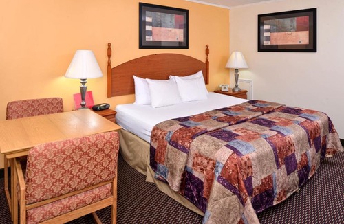 Soudersburg Hotel | Red Carpet Inn Ronks