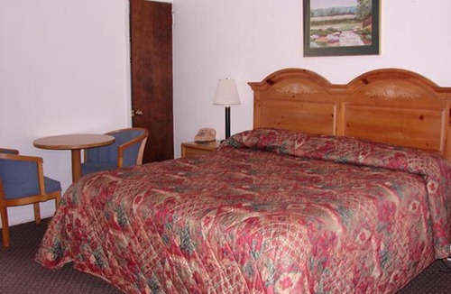 Morgantown Hotel | Red Carpet Inn & Suites Morgantown