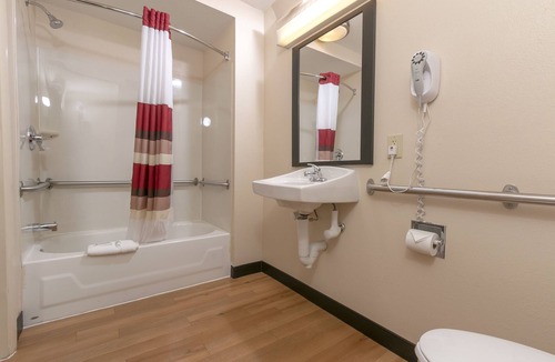 Amherst Hotel | Red Roof Inn PLUS+ University at Buffalo - Amherst
