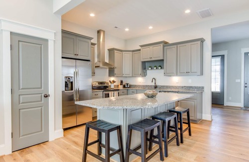 Northeast Virginia Beach House | Refreshed, Pet-Friendly 4 BR Townhouse Walking Distance to the Beach and Boardwalk (408A)
