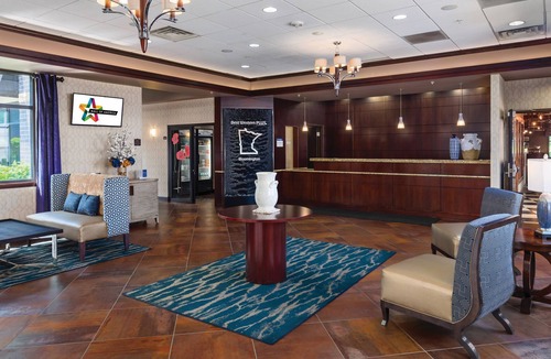 South Loop House | Relax and Unwind: Indoor Pool and Water Park - Close to Mall of America