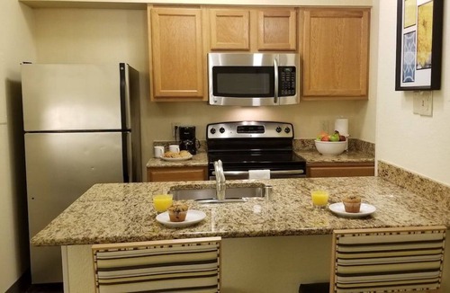 White Station House | Relax and Unwind! Outdoor Pool, Pets Allowed, Near Fire Museum of Memphis!