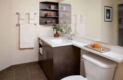 Mount Laurel Hotel | Relax and Recharge! Free Parking, Pets Allowed, Near Lincoln Financial Field