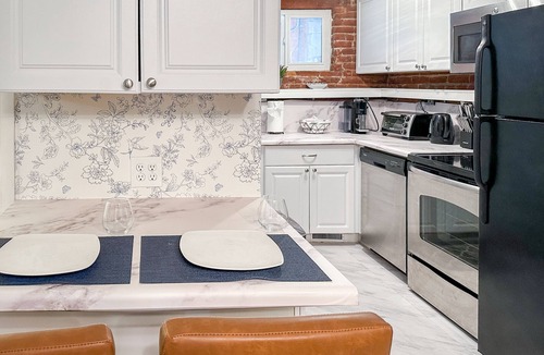 Cheesman Park House | Relax at a Cozy Garden Apt in Leafy Cheesman Park