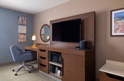 Smithfield Hotel | Relax in Smithfield: Cozy Suites with Modern Amenities & Free Parking