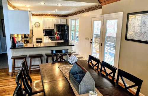 Dahlonega House | Relax & Unwind at the Chestatee River Retreat! Pet Friendly & Near Wineries