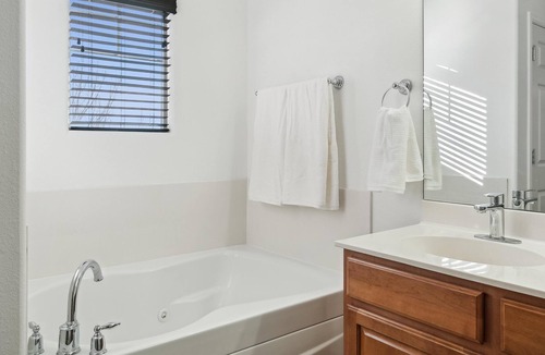 Rio Rancho House | Relax & unwind w/all the comforts of home.