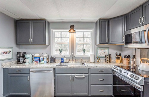 Hixson House | Relax & Unwind w/Lightning Fast Wi-Fi & Smart TVs