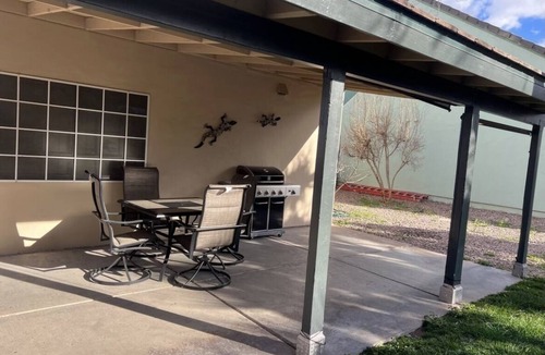 Summerlin House | Relax with the whole family at this peaceful place to stay, close to the Strip.