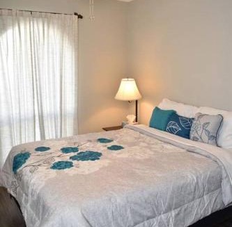Paradise Hills Civic Villa | Relaxing 4 Bedroom with Pool and Hot Tub