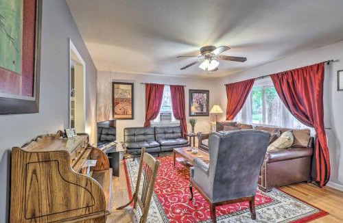 Golden House | Relaxing Golden Getaway with Grill Less Than 1 Mi to Town!