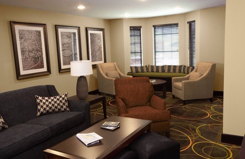 Rossford Condo | Relaxing Retreat Near Downtown Toledo | Fitness Center + Free Breakfast!