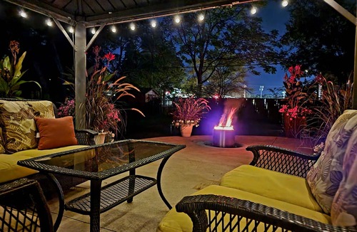 Southwyck House | Remodeled modern & loaded, firepit, kid friendly