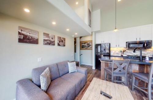 Eagle-Vail House | Remodeled Mountain-View Escape