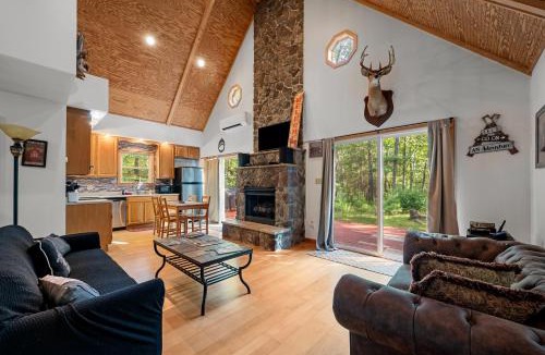 Mathias House | Remote Cabin WV Retreat-Escape from the Norm