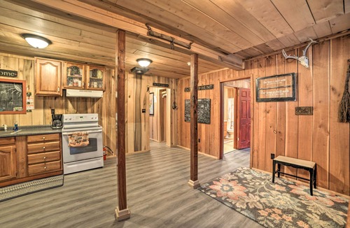 New Concord Cabin | Remote Kentucky Cabin w/Fire Pit & 2 Ponds