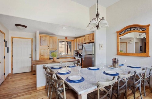 Rendezvous House | Rendezvous - Majestic Views|Hike|Bike|Ski
