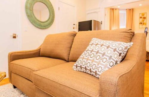 Cleveland Circle Apartment | Renovated, Chic, one bed, Sleeps 4,Steps to Transit