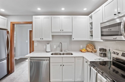 Sugar Grove House | Rickenbacker Ridge sleeps 13 w/heated pool+hot tub+firepit+game room !