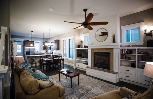 Buena Vista House | River Park Retreat! Best location in South Main, 25 yds to park. 4Bd+1, 2.5Ba