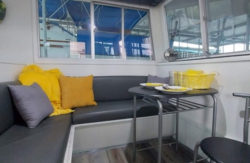 Lupton City Boat Rental | River Retreat Floating Cabin w/mountain views. Pet friendly