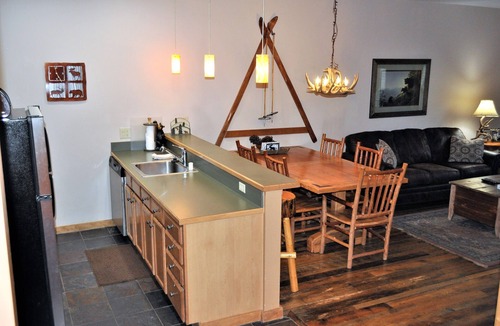 River Run Condo | River Run Village Walk To Gondola Pool Hot Tubs Restaurants and Shops DELUXE