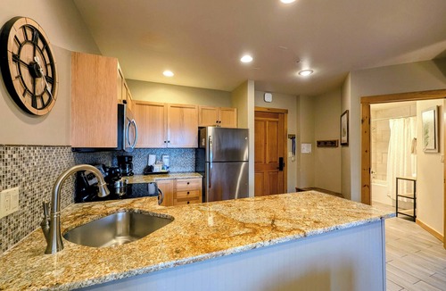River Run Condo | River Run w/Contemporary style, Walk to Gondola