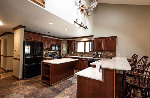 Aspen Brook House | Riverfront, hiking from the front door, minutes to RMNP