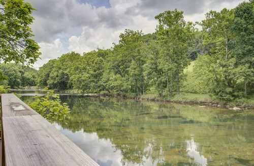 Bluff City House | Riverfront- Upper Unit | Dock | Firepit | Hot Tub | Wi-Fi