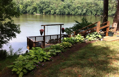 Bakerton Cottage | RIVERKEEPER INN, Waterfront Property on the Potomac River