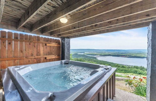 South Pittsburg Cabin | Rivers Ledge Cabin with breathtaking views, hot tub, & indoor pool!